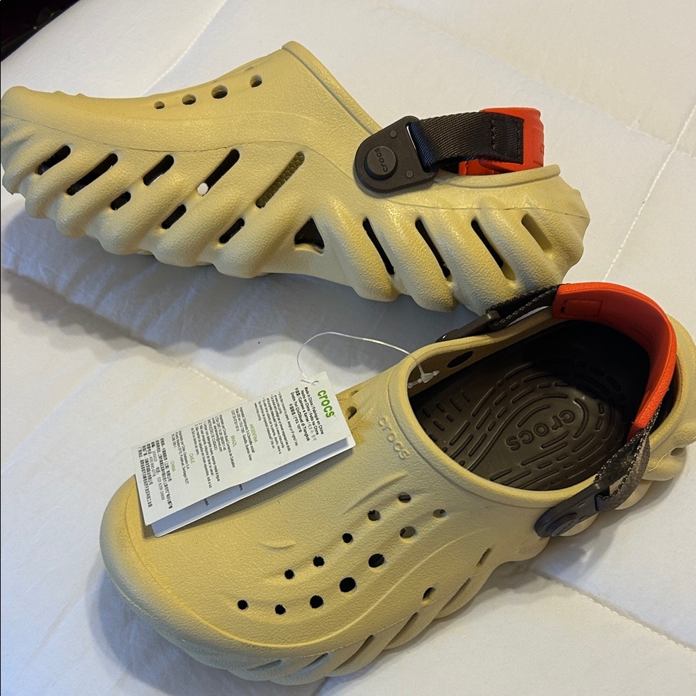 CROCS J6 Cream and Orange